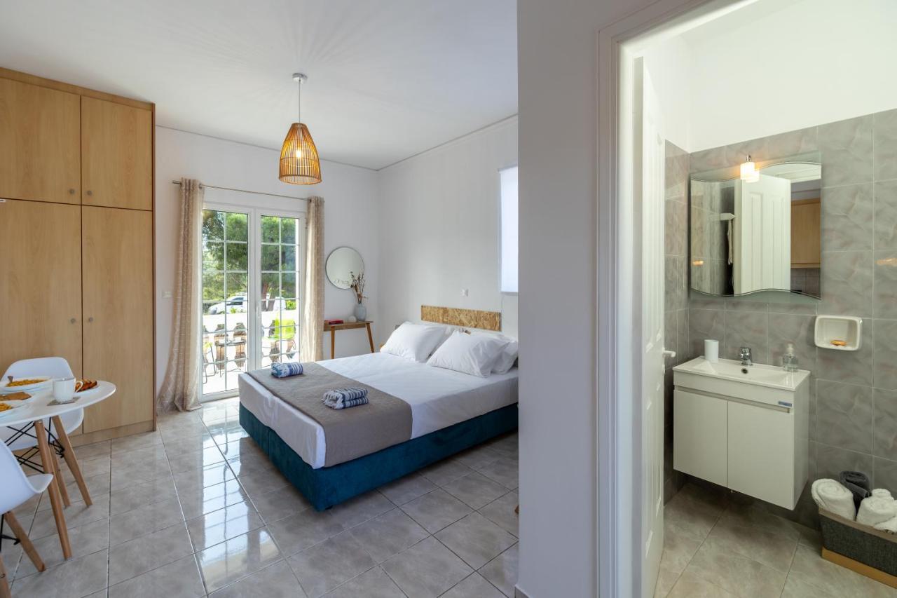 White House Studios & Apartments Argostoli  Exterior foto