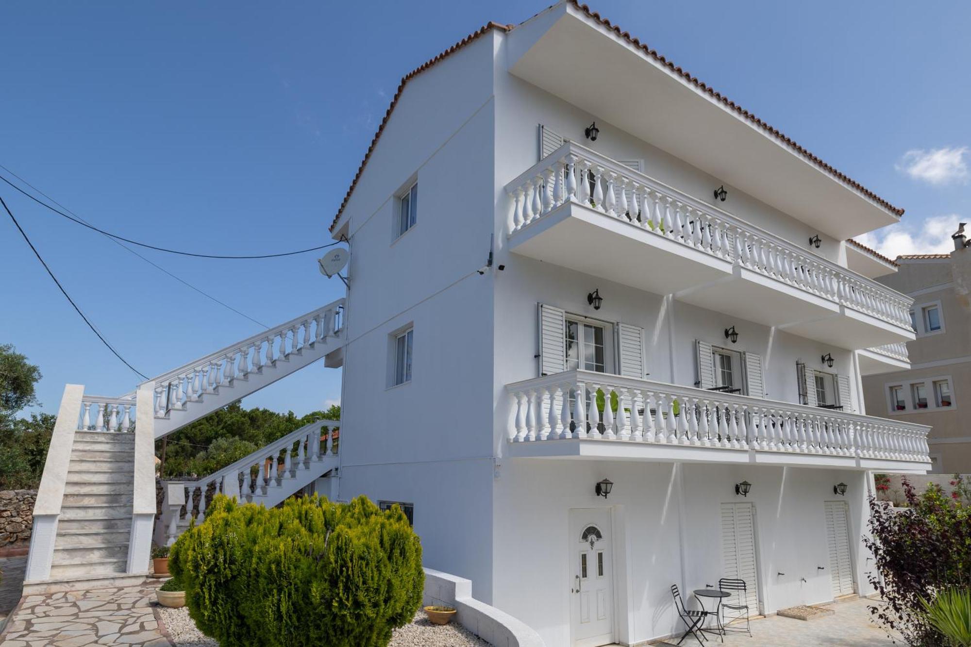 White House Studios & Apartments Argostoli  Exterior foto